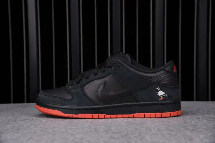 Cheap LUCY Nike SB Dunk Low Black Pigeon 883232-008 0128