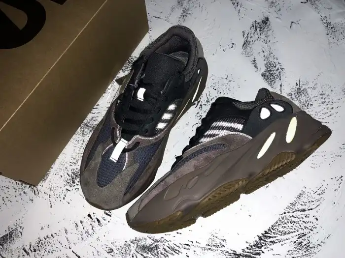 Cheap LUCY Adidas Yeezy Runner Boost 700 