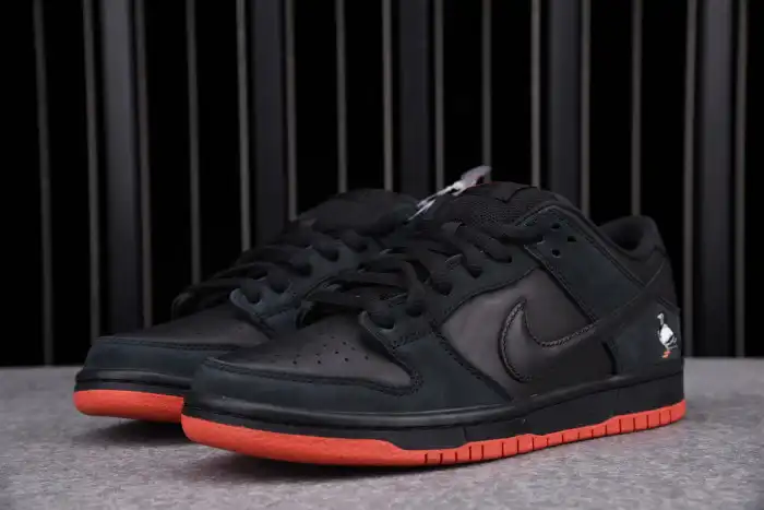 Cheap LUCY Nike SB Dunk Low Black Pigeon 883232-008 0128