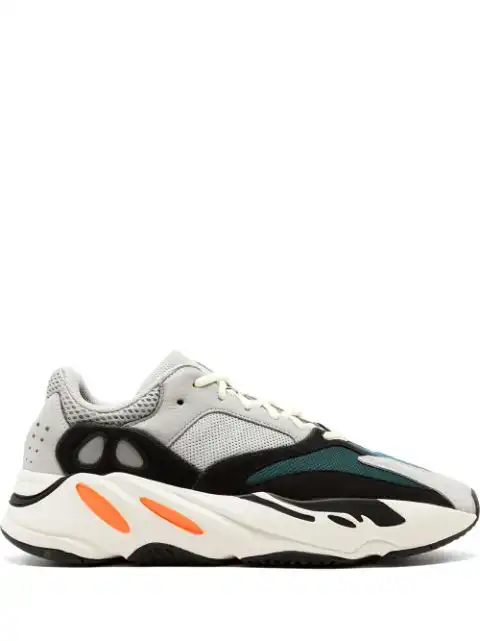 Reps LUCY adidas Yeezy Boost 700 