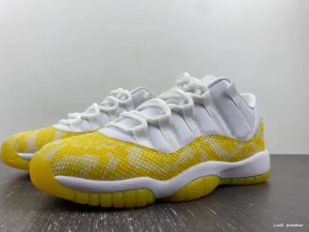 Reps LUCY Jordan AH7860-107 Air Snakeskin 11 Low Yellow WMNS 0217