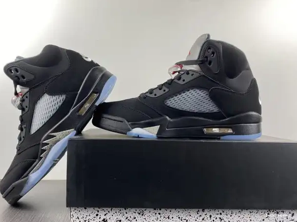 Cheap LUCY Metallic Retro 5 Black (2016) 845035-003 Jordan 0218