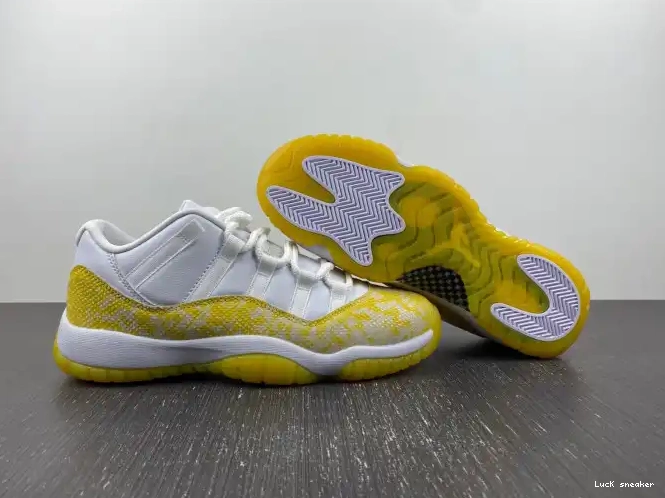 Reps LUCY Jordan AH7860-107 Air Snakeskin 11 Low Yellow WMNS 0217