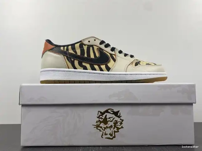 Cheap LUCY Air OG of Tiger Jordan 1 Year the DH6932-100 Low 0218