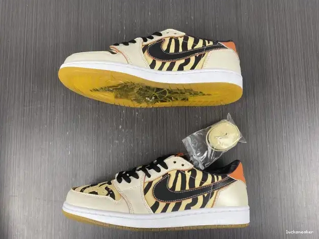 Cheap LUCY Air OG of Tiger Jordan 1 Year the DH6932-100 Low 0218