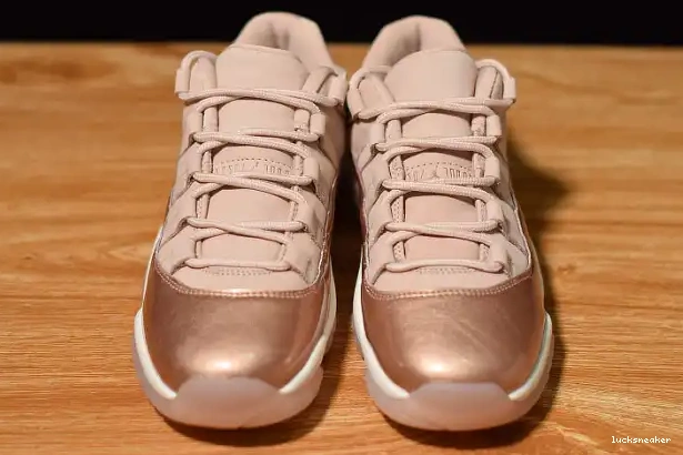 Rep LUCY Rose Jordan Air GS Gold Low 11 AH7860-105 0224