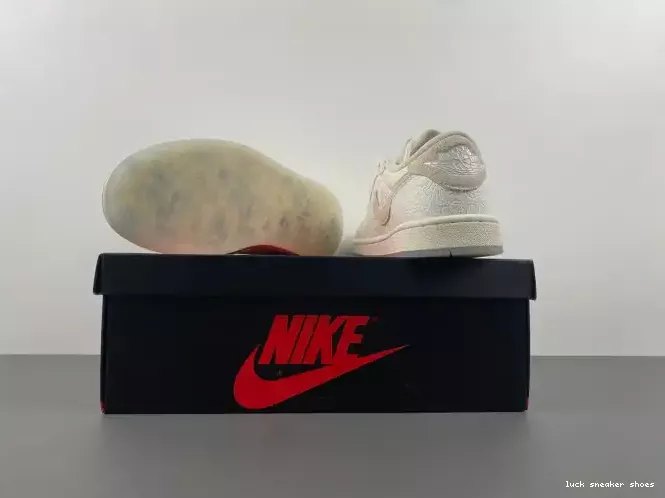 Reps LUCY Jordan OG Retro FZ0455-200 Low Chris 1 Paul 0207