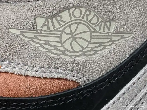 Rep LUCY 555088-018 Jordan Grey OG Neutral High Air 1 Retro 0319