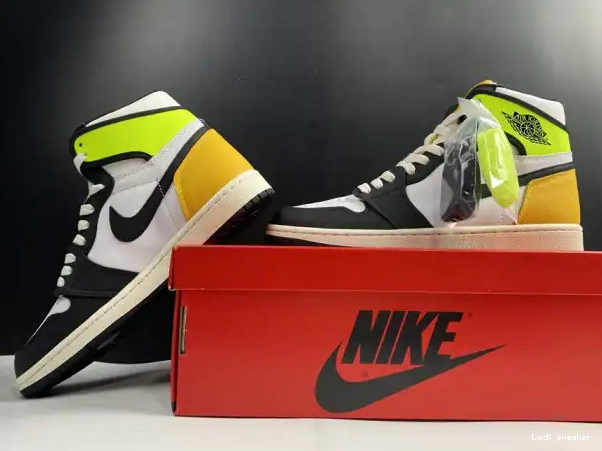 Rep LUCY JORDAN OG AIR 1 GOLD' 555088-118 'VOLT RETRO HIGH 0304